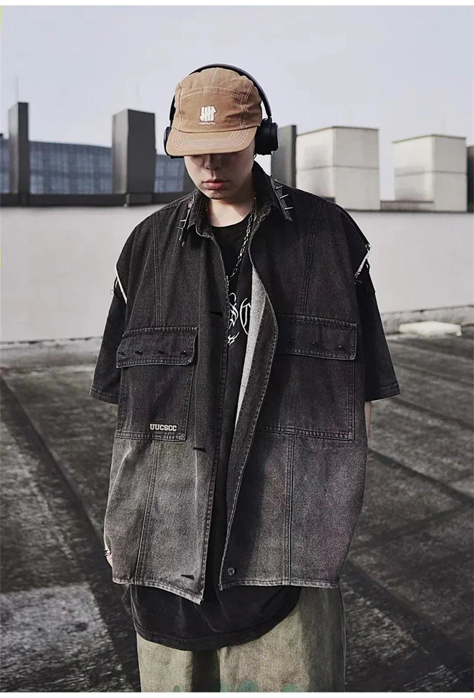 Rivet Design Gradient Sleeveless Denim Jacket