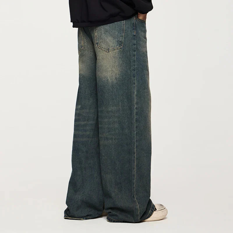 Relaxed Fit Wide-Leg Jeans