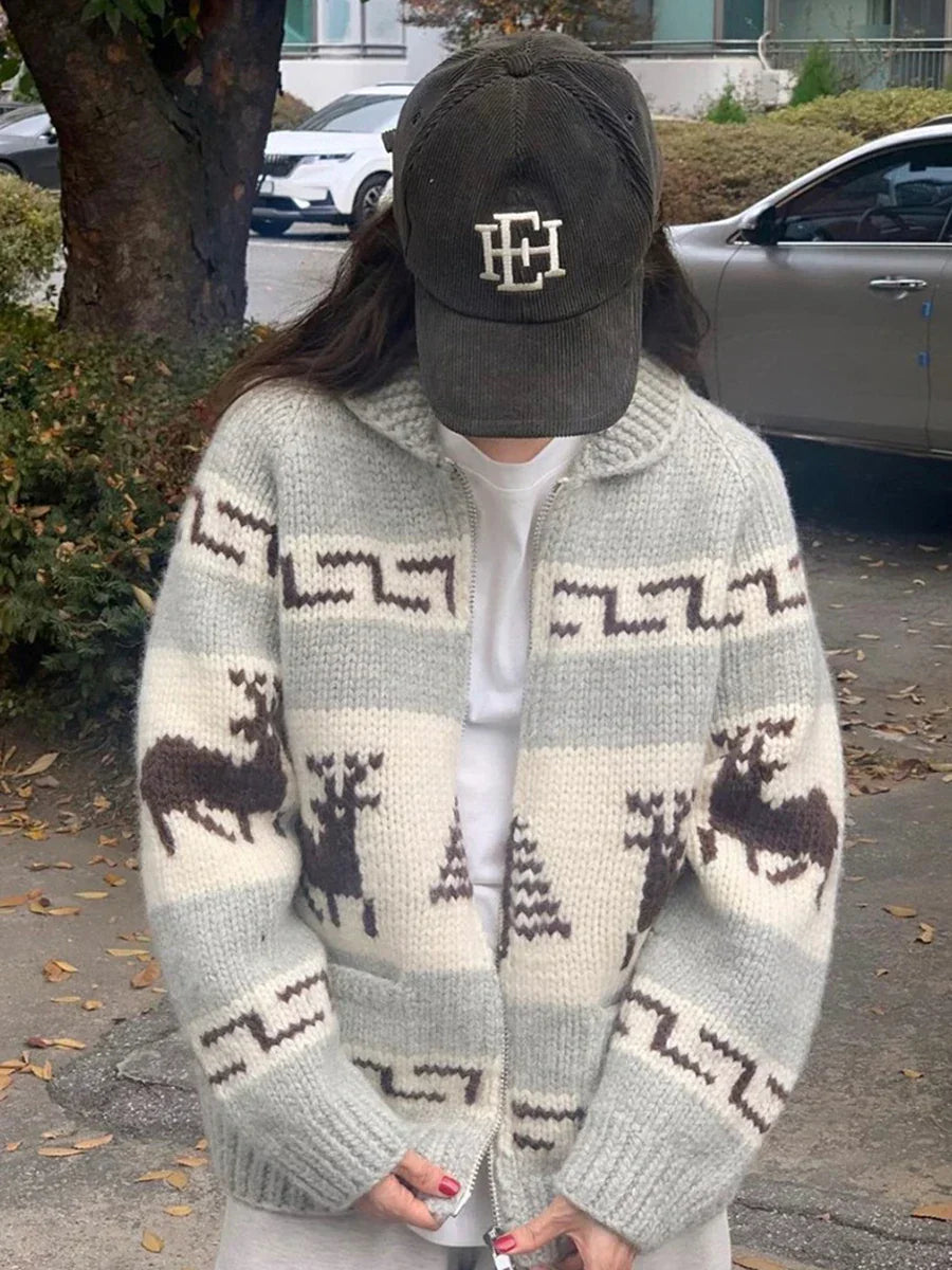 Cloud-Soft Reindeer Christmas Cardigan