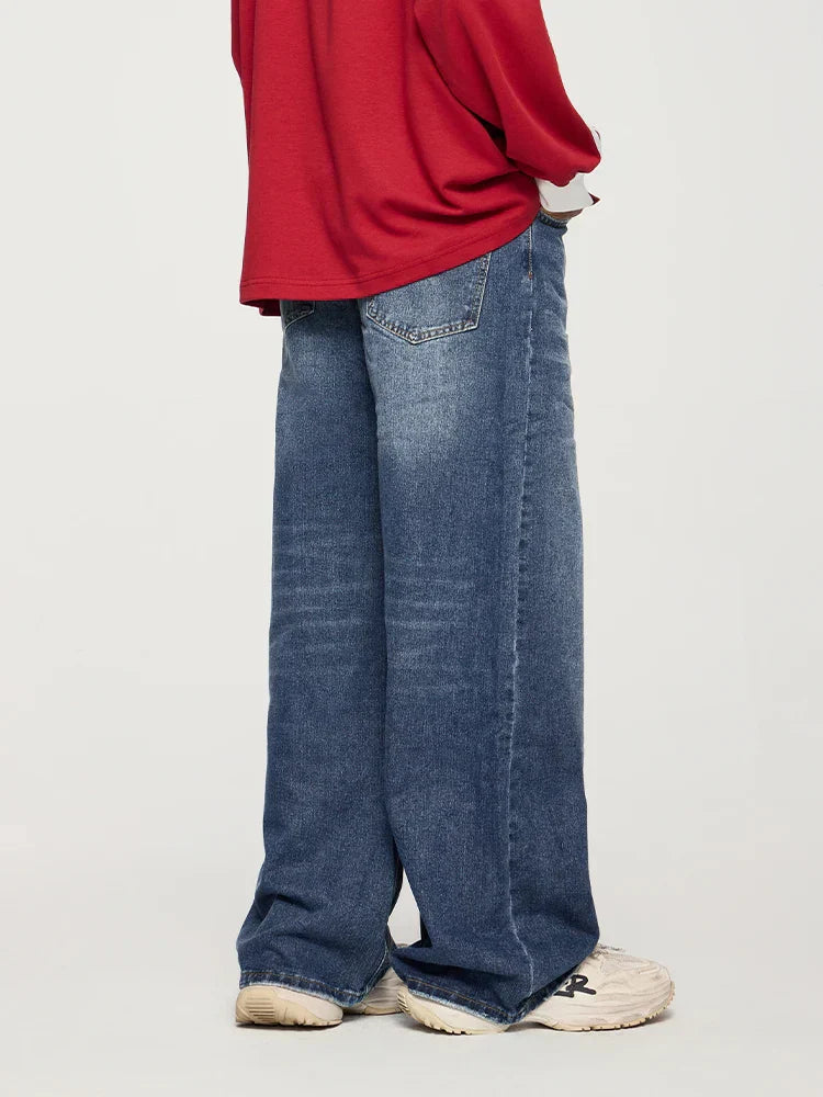 Relaxed Fit Wide-Leg Jeans