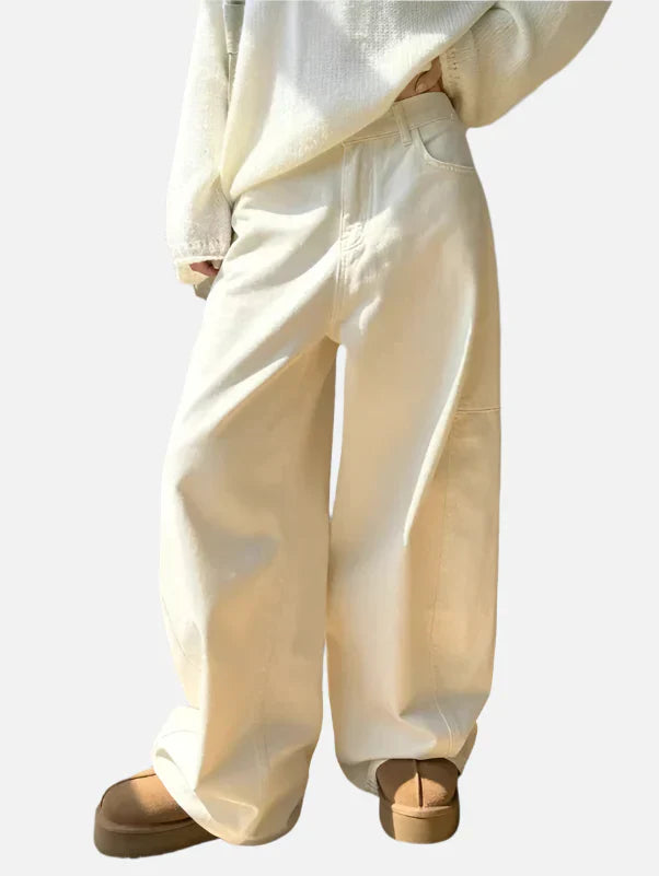 Model wearing the beige Flowy Freedom Pants