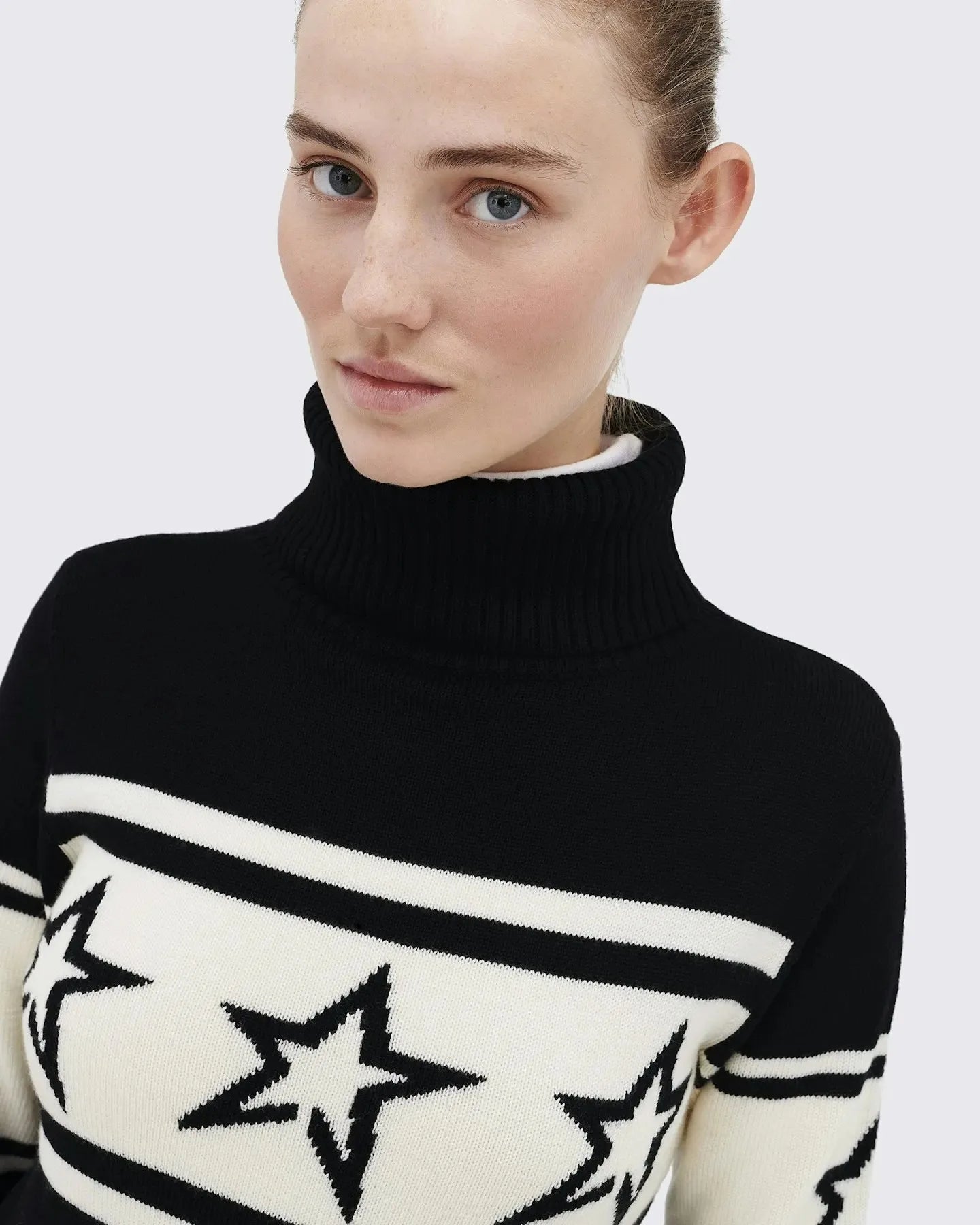 Star Pattern Turtleneck Sweater