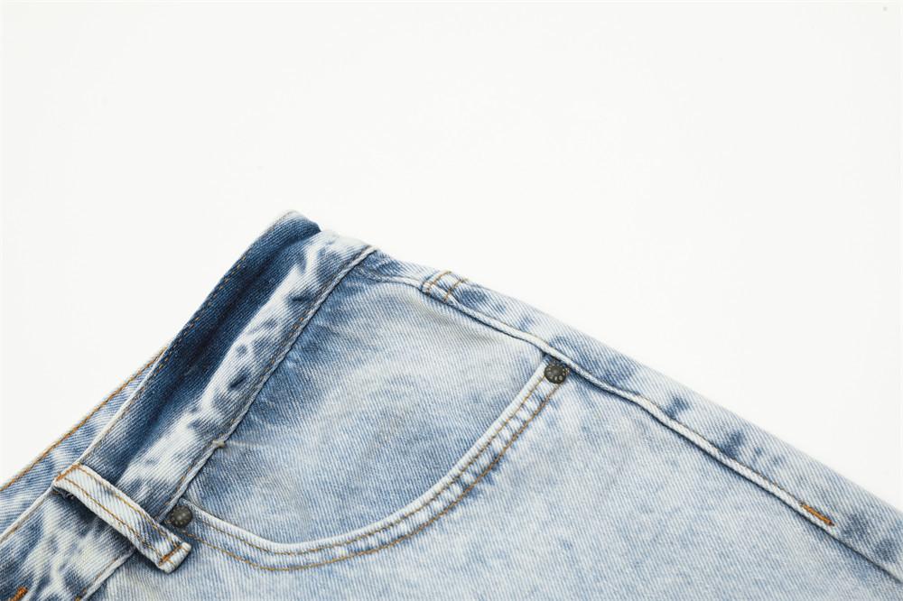 Light Wash Relaxed Fit Jeans