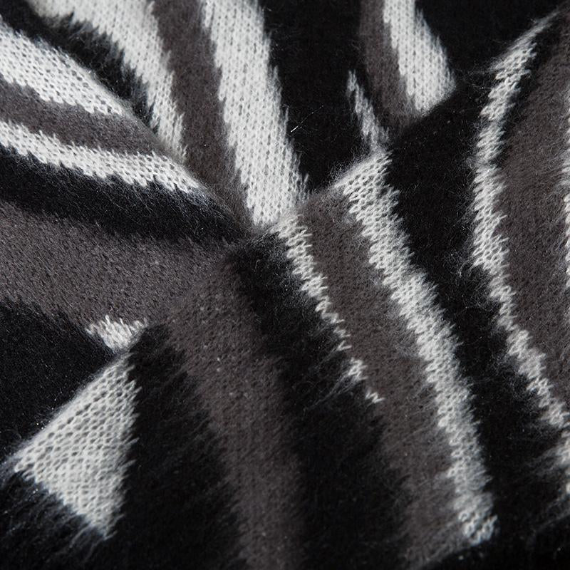 Loose Contrast Print Sweater